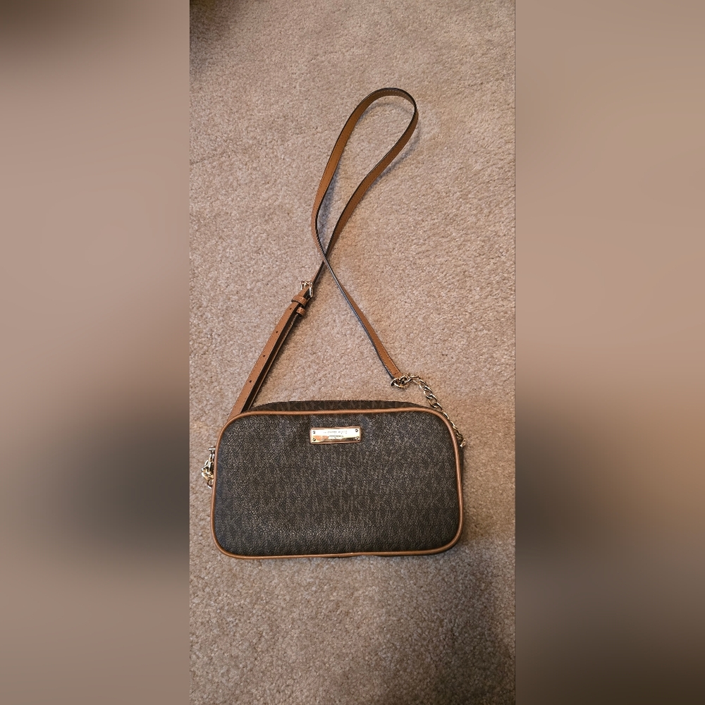 Michael Kors Jet Set small logo crossbody bag